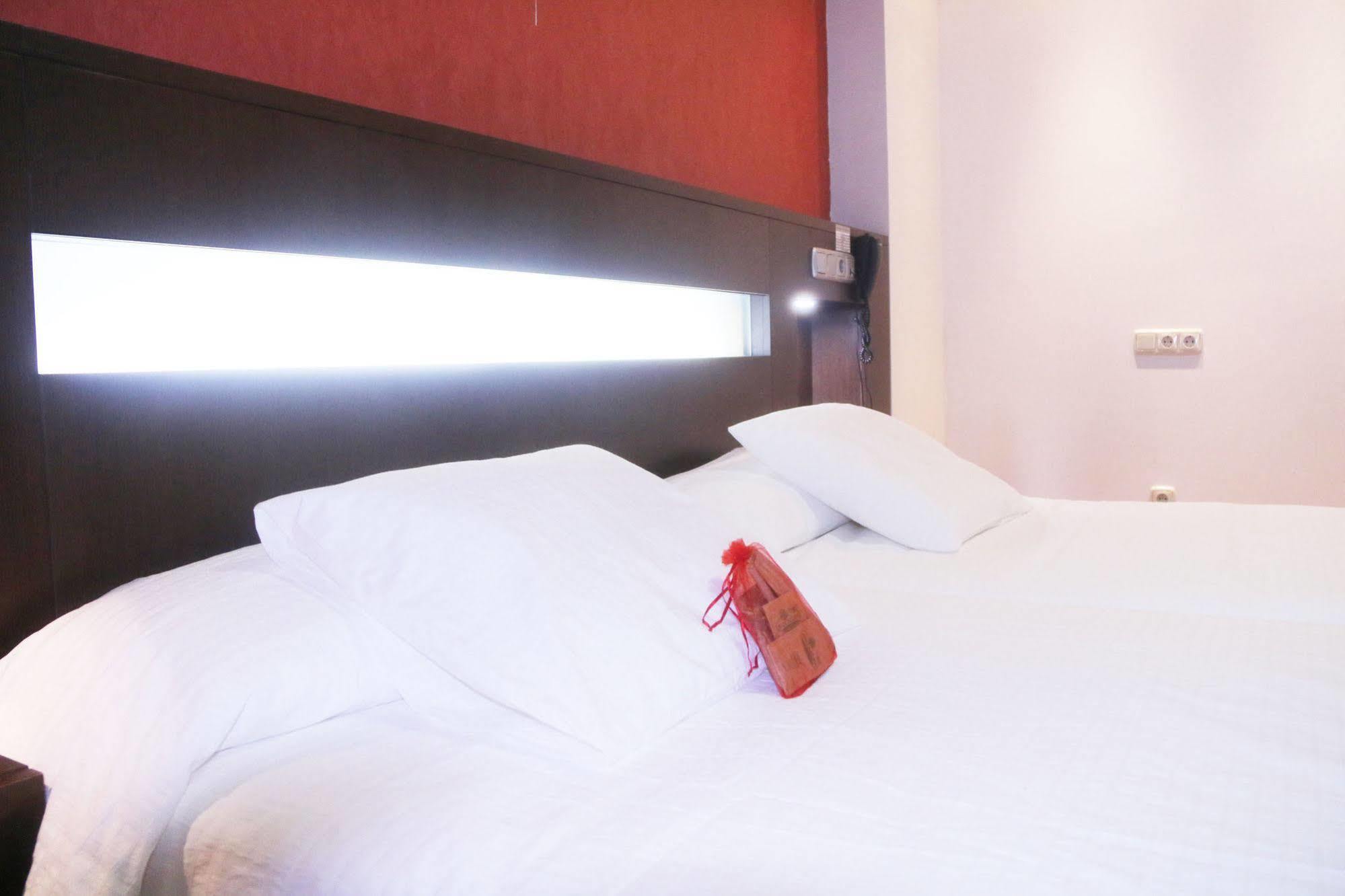 Hotel La Cantuena (Adults Only) Fuenlabrada Esterno foto