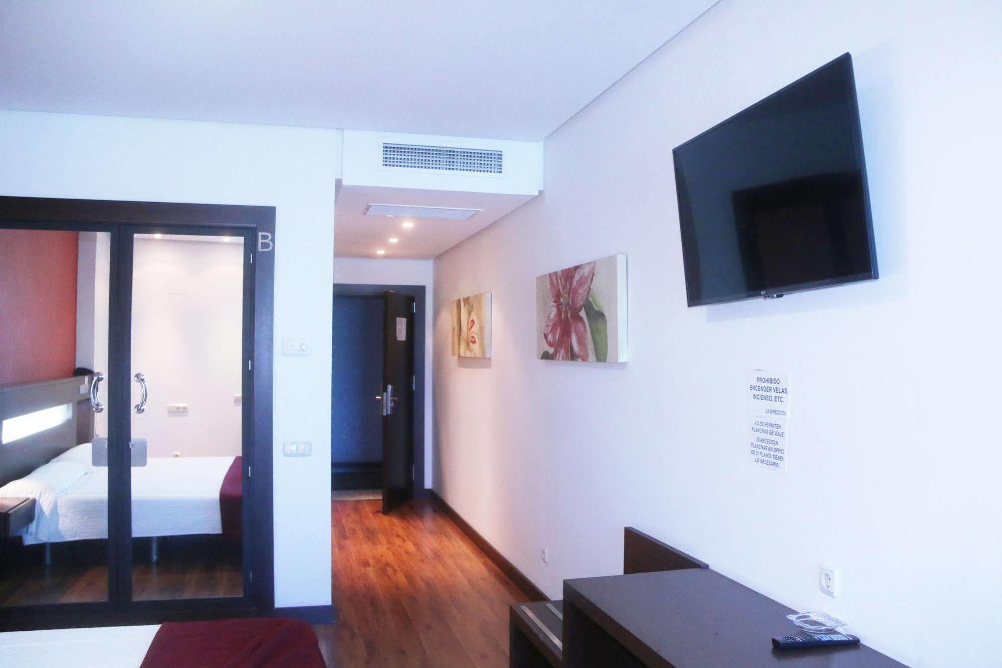 Hotel La Cantuena (Adults Only) Fuenlabrada Esterno foto