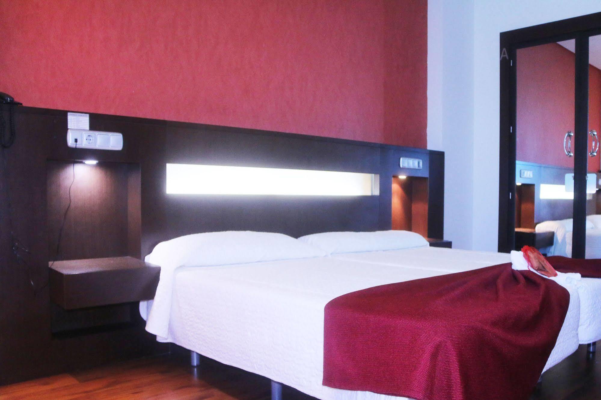 Hotel La Cantuena (Adults Only) Fuenlabrada Esterno foto